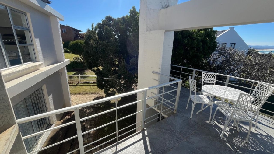 3 Bedroom Property for Sale in Wavecrest Eastern Cape